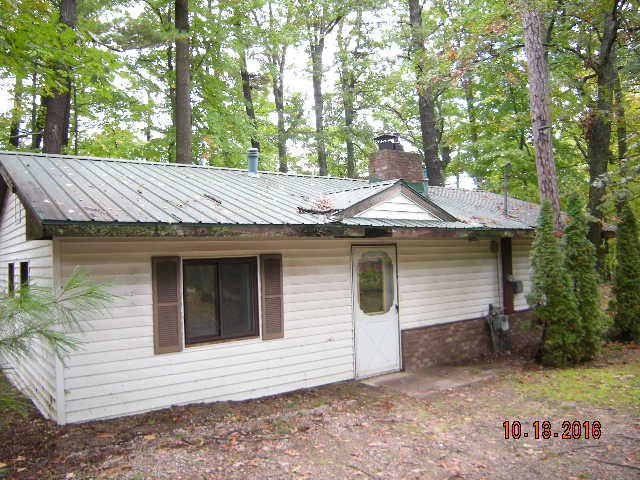 306 High Lake Road Traverse City, MI 49696 - Photo 3 of 13 1824663-2.JPG