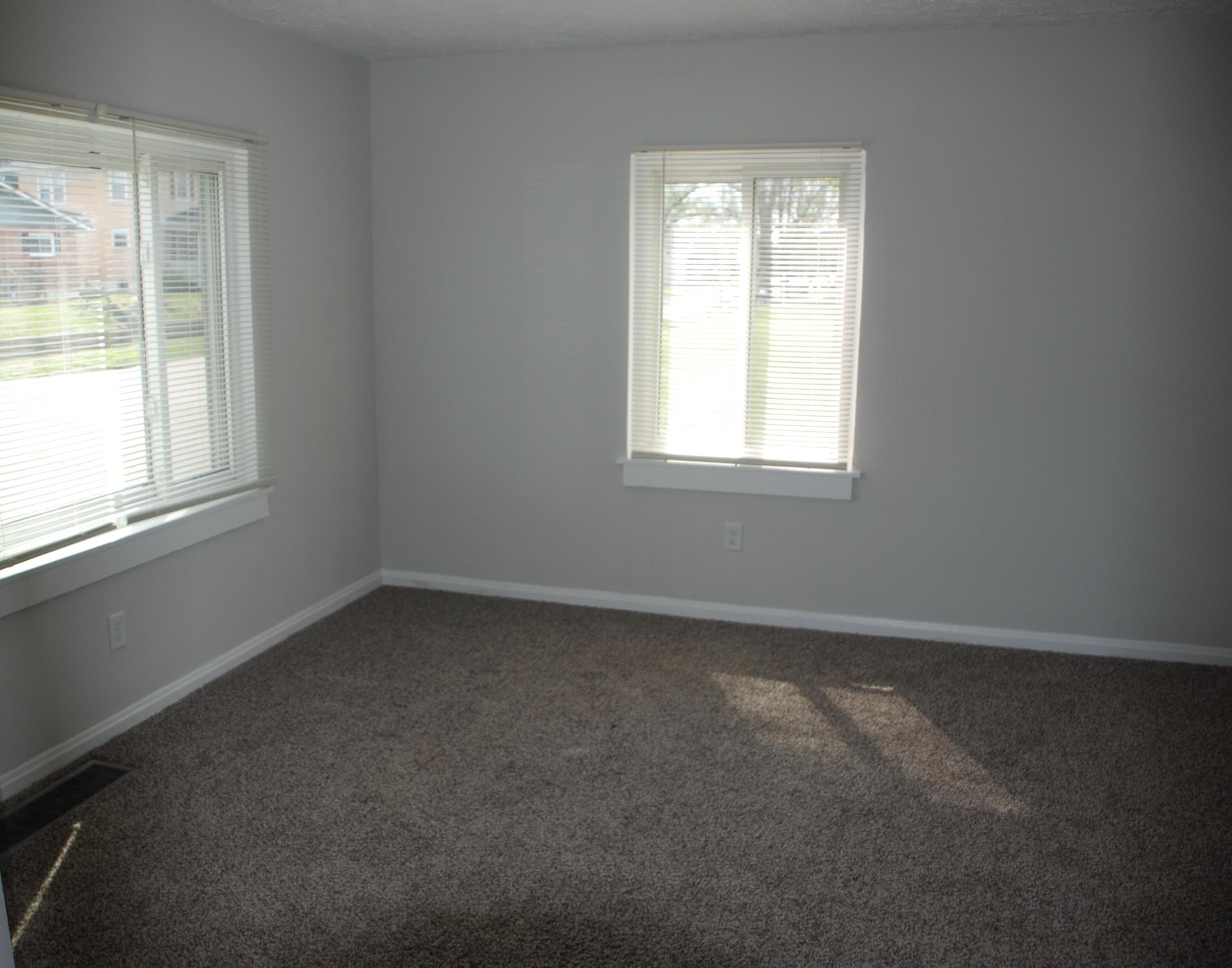 402 East 3rd Street Springfield, OH 45503 - Photo 4 of 33