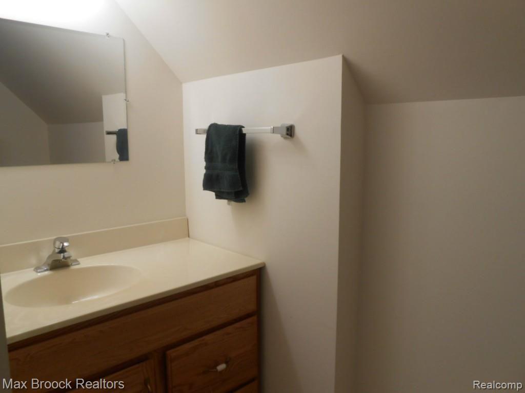 1872 East Hamlin Road Rochester Hills, MI 48307 - Photo 27 of 45