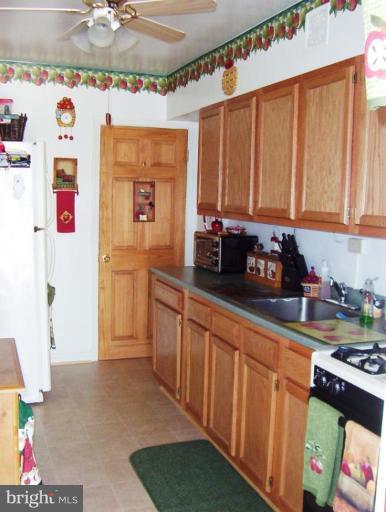 7240 Stratton Way Baltimore, MD 21224 - Photo 8 of 23 Kitchen #2
