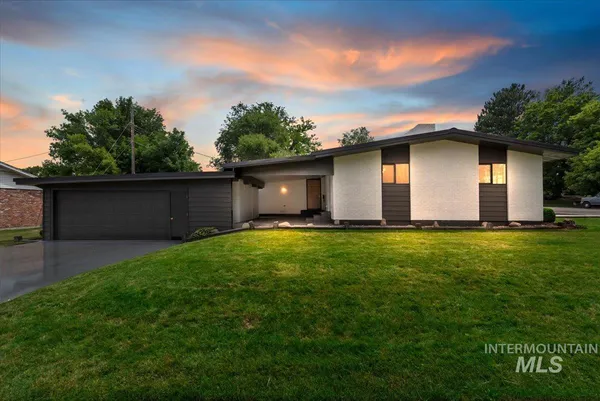 $575,000 | 2001 Ray Avenue, Caldwell, ID 83605