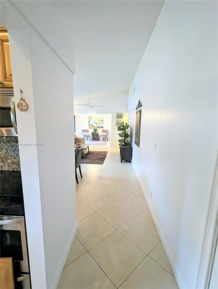 8190 Springtree Road, Unit 8190 Boca Raton, FL 33496 - Photo 2 of 25