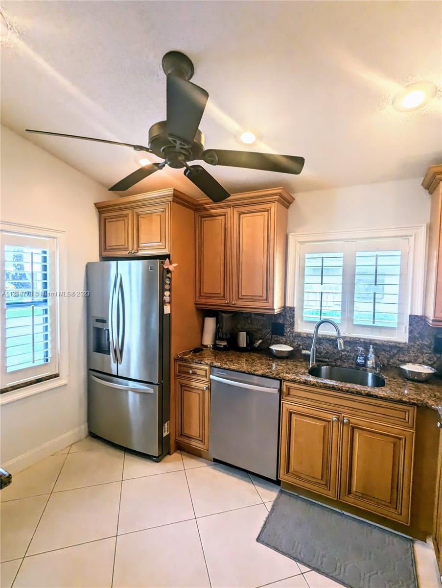 8190 Springtree Road, Unit 8190 Boca Raton, FL 33496 - Photo 4 of 25