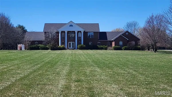 $785,000 | 1460 Hartman Lane, Shiloh, IL 62221