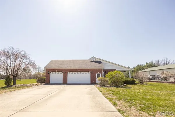 $785,000 | 1460 Hartman Lane, Shiloh, IL 62221