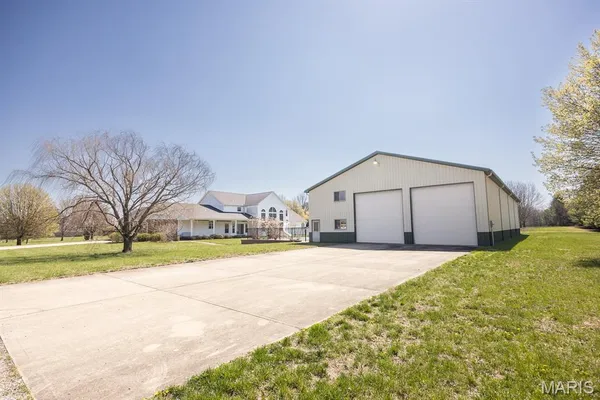 $785,000 | 1460 Hartman Lane, Shiloh, IL 62221