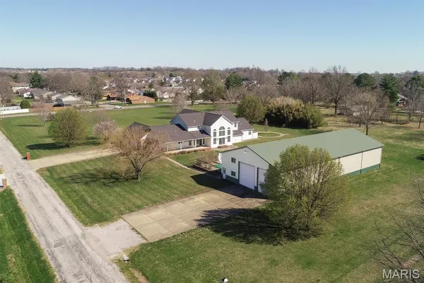 $785,000 | 1460 Hartman Lane, Shiloh, IL 62221
