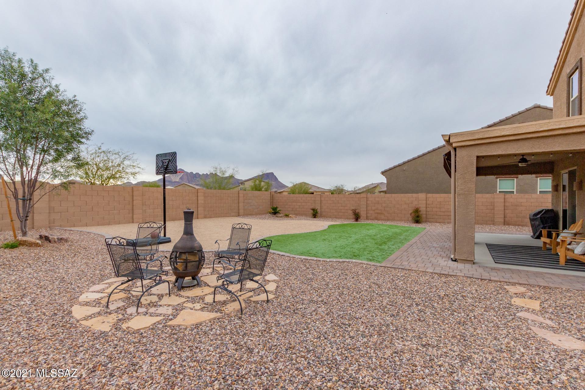 9848 North Howling Wolf Road Marana, AZ 85653 - Photo 5 of 44