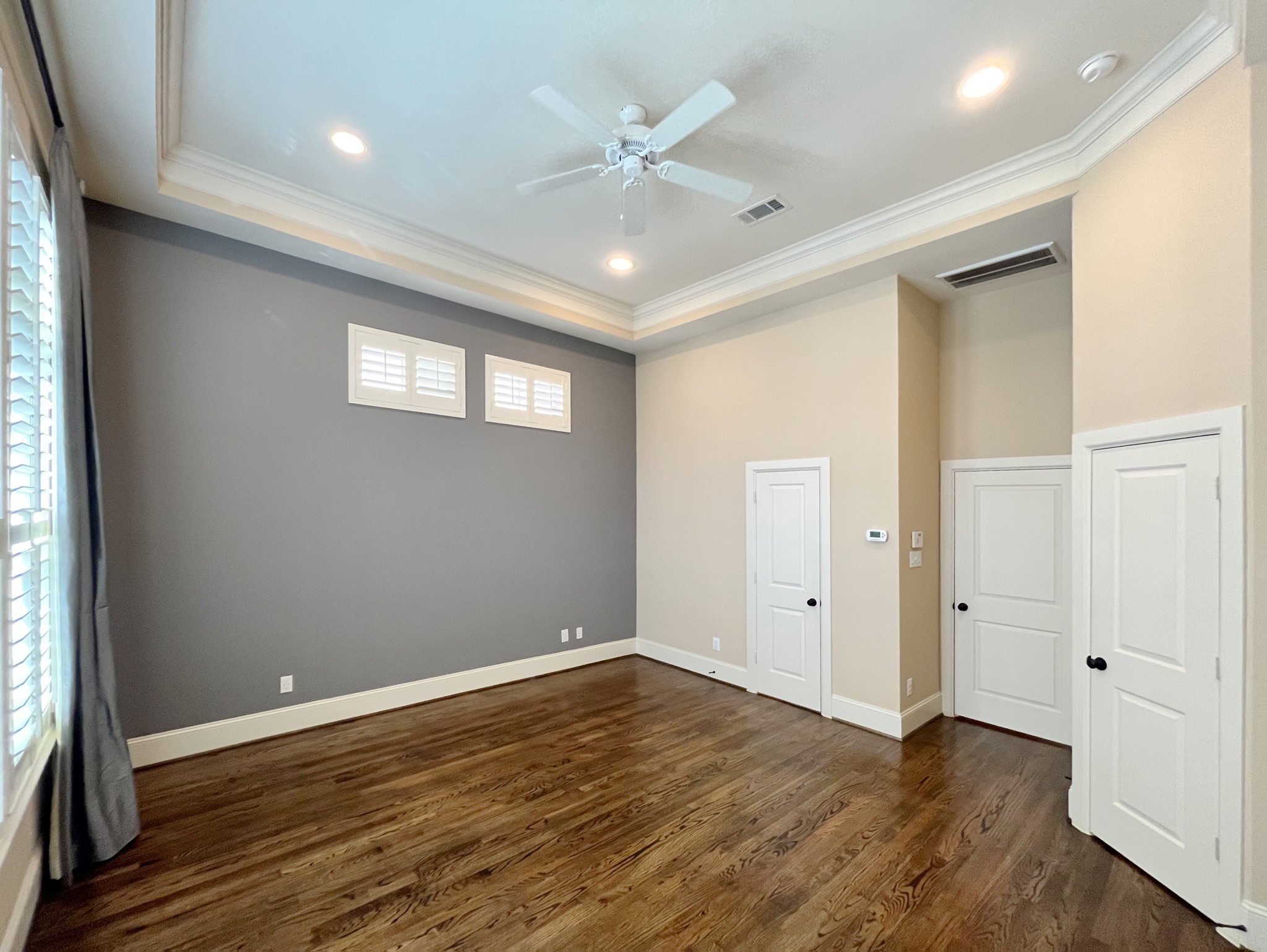 5207 Gibson Street, Unit A Houston, TX 77007 - Photo 15 of 25 third floor primary suite