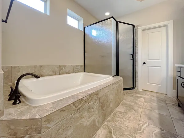 $3,400 | 5207 Gibson Street, Unit A, Houston, TX 77007