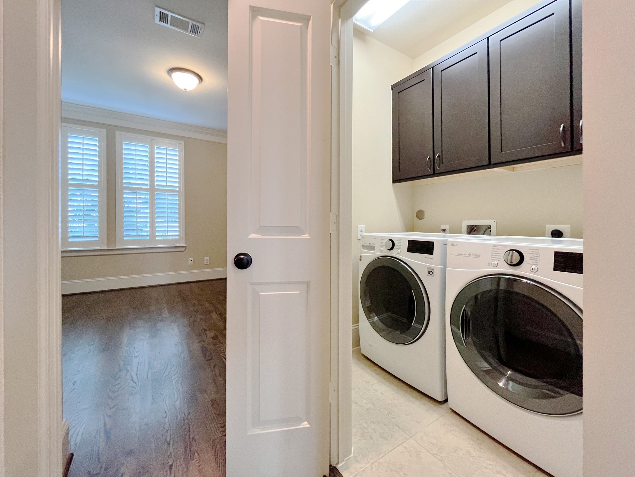 5207 Gibson Street, Unit A Houston, TX 77007 - Photo 22 of 25 third floor utility room