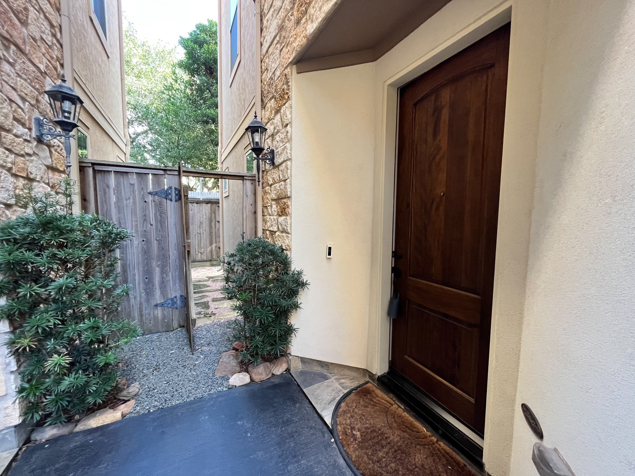 5207 Gibson Street, Unit A Houston, TX 77007 - Photo 3 of 25