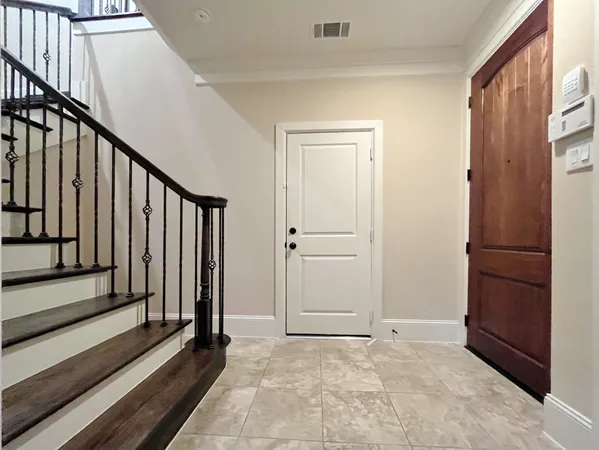 $3,400 | 5207 Gibson Street, Unit A, Houston, TX 77007