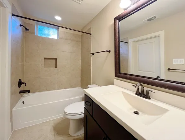 $3,300 | 5207 Gibson Street, Unit A, Houston, TX 77007