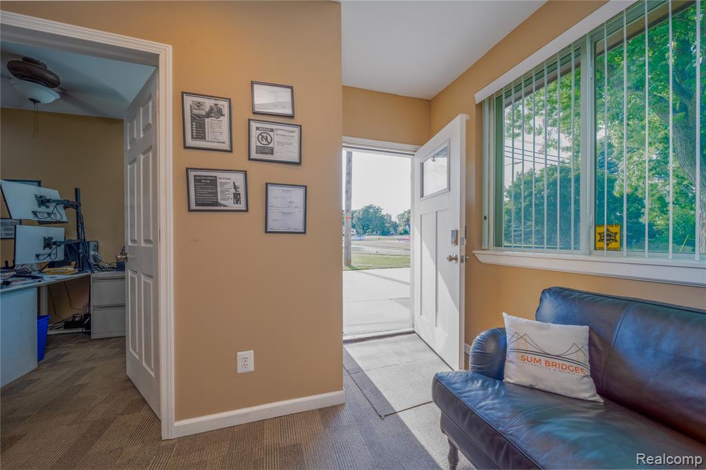18 East Rutgers Avenue Pontiac, MI 48340 - Photo 4 of 19