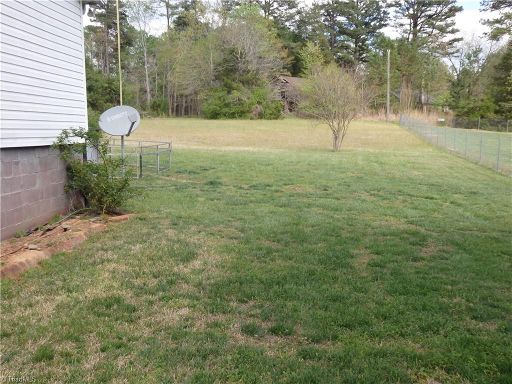 492 Mt Shepherd Road Asheboro, NC 27205 - Photo 35 of 43 Side yard