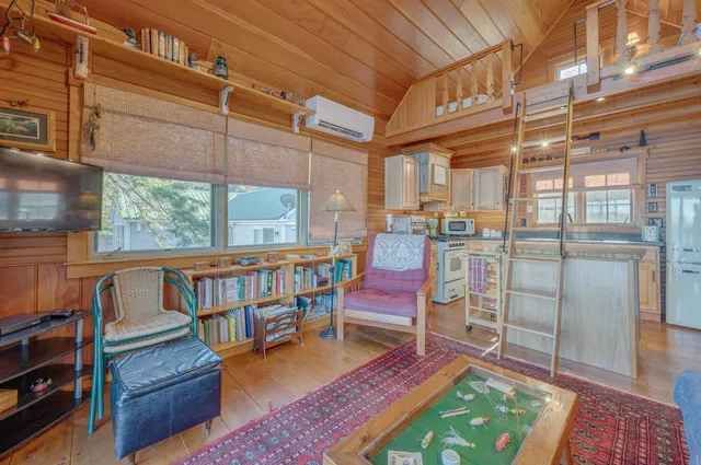 $695,000 | 610 Stoney Brook Road, Springfield, NH 03284