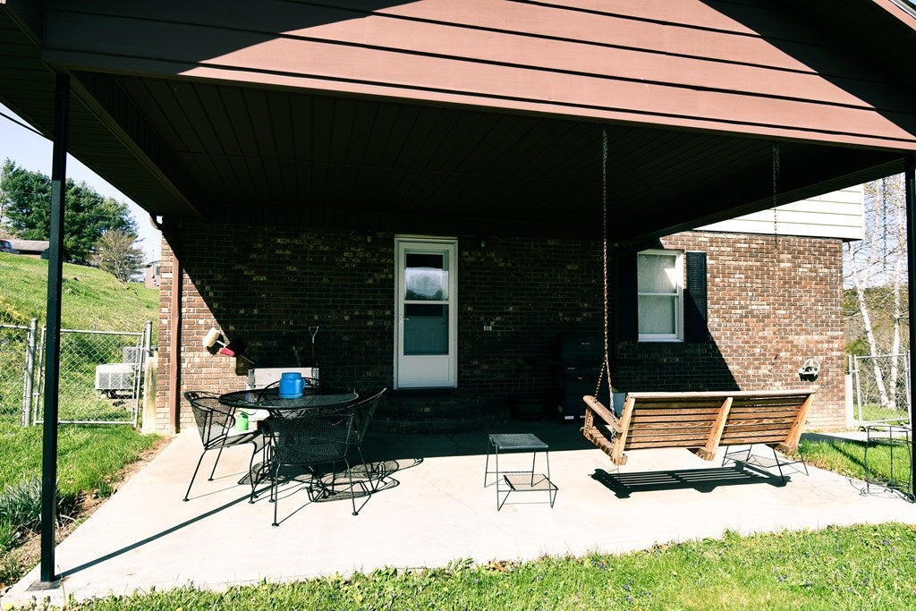 153 College Estates Road Cedar Bluff, VA 24609 - Photo 11 of 38 Gallery Image 11