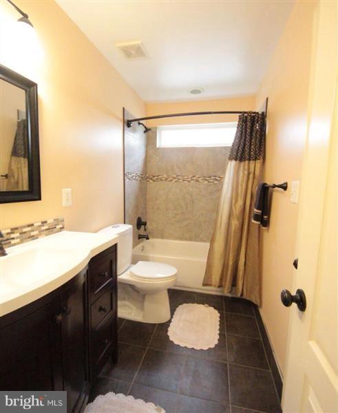 6308 Buffalo Ridge Road Falls Church, VA 22044 - Photo 26 of 27 Bath