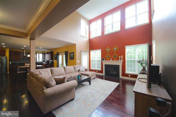 6308 Buffalo Ridge Road Falls Church, VA 22044 - Photo 8 of 27 Living Room