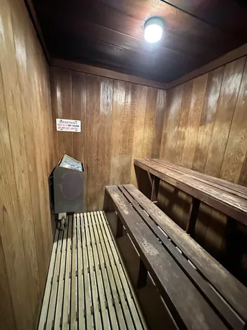 $1,500 | 600 Village Green Court, Unit 203, Palm Springs, FL 33461