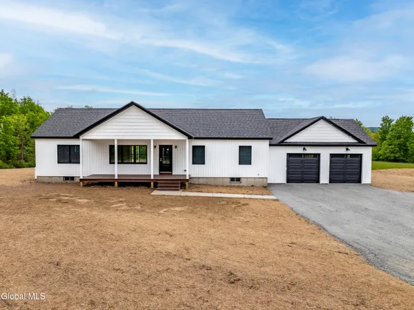 $585,000 | 49 Hall Road, Pittstown, NY 12094