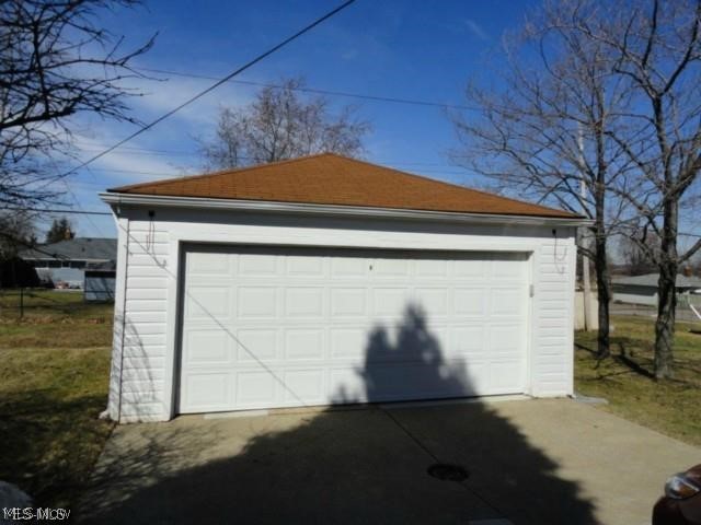 3120 Dentzler Road Parma, OH 44134 - Photo 3 of 8