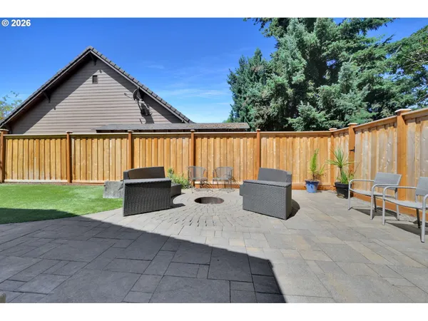 $879,000 | 2183 Ashbury Drive, Eugene, OR 97408