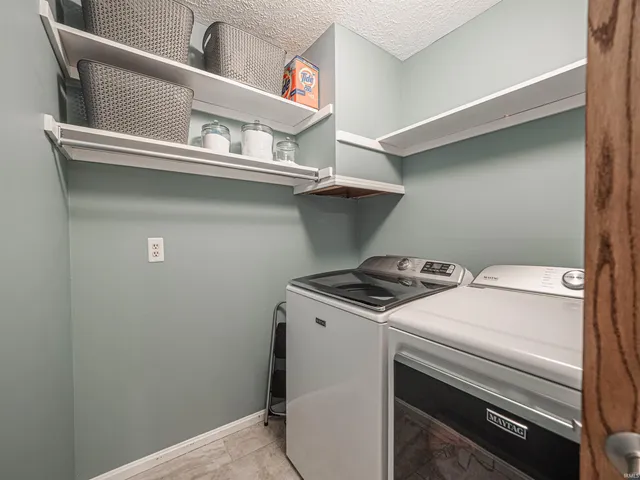 $389,900 | 7513 East Blackford Avenue, Evansville, IN 47715