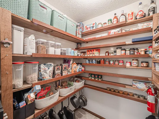 $389,900 | 7513 East Blackford Avenue, Evansville, IN 47715