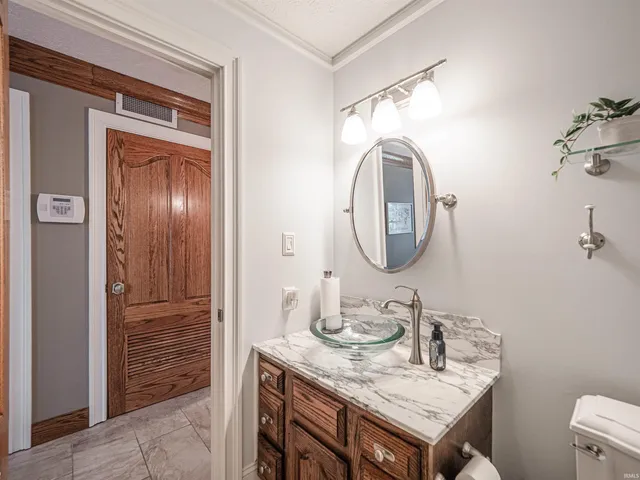 $389,900 | 7513 East Blackford Avenue, Evansville, IN 47715