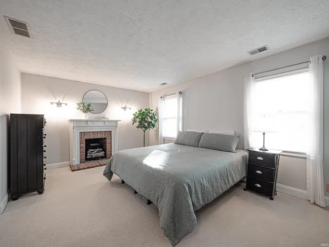 $389,900 | 7513 East Blackford Avenue, Evansville, IN 47715