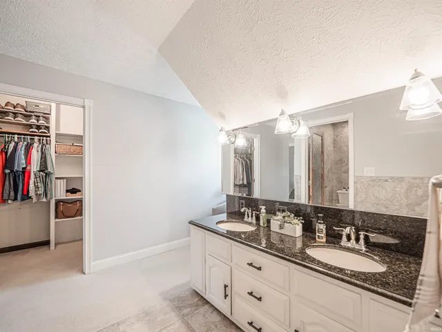 $389,900 | 7513 East Blackford Avenue, Evansville, IN 47715