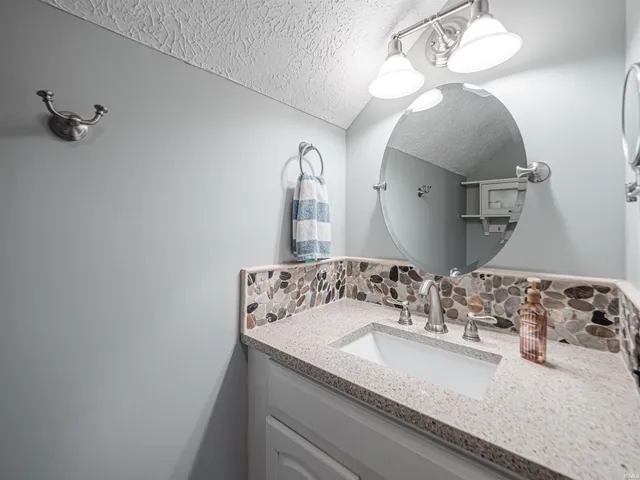 $389,900 | 7513 East Blackford Avenue, Evansville, IN 47715