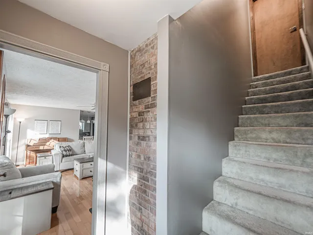 $389,900 | 7513 East Blackford Avenue, Evansville, IN 47715