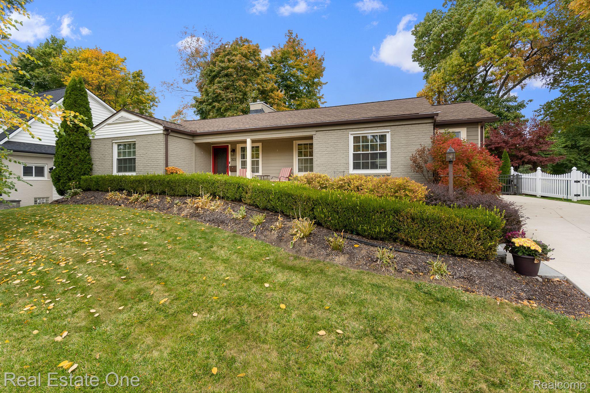 321 Charles Road Rochester, MI 48307 - Photo 1 of 24 321 Charles