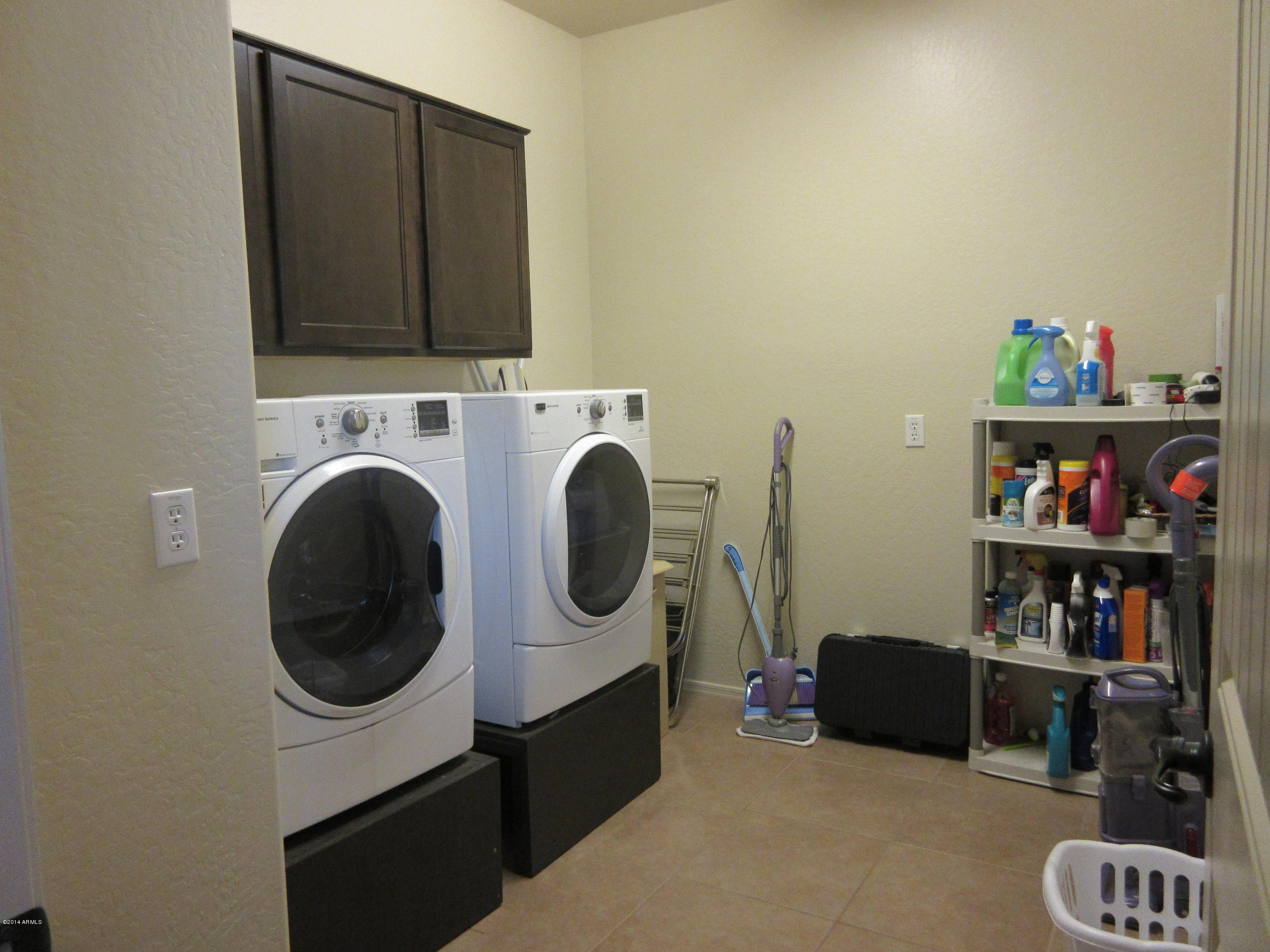 3885 South Bandit Road Gilbert, AZ 85297 - Photo 28 of 33 Laundry Room