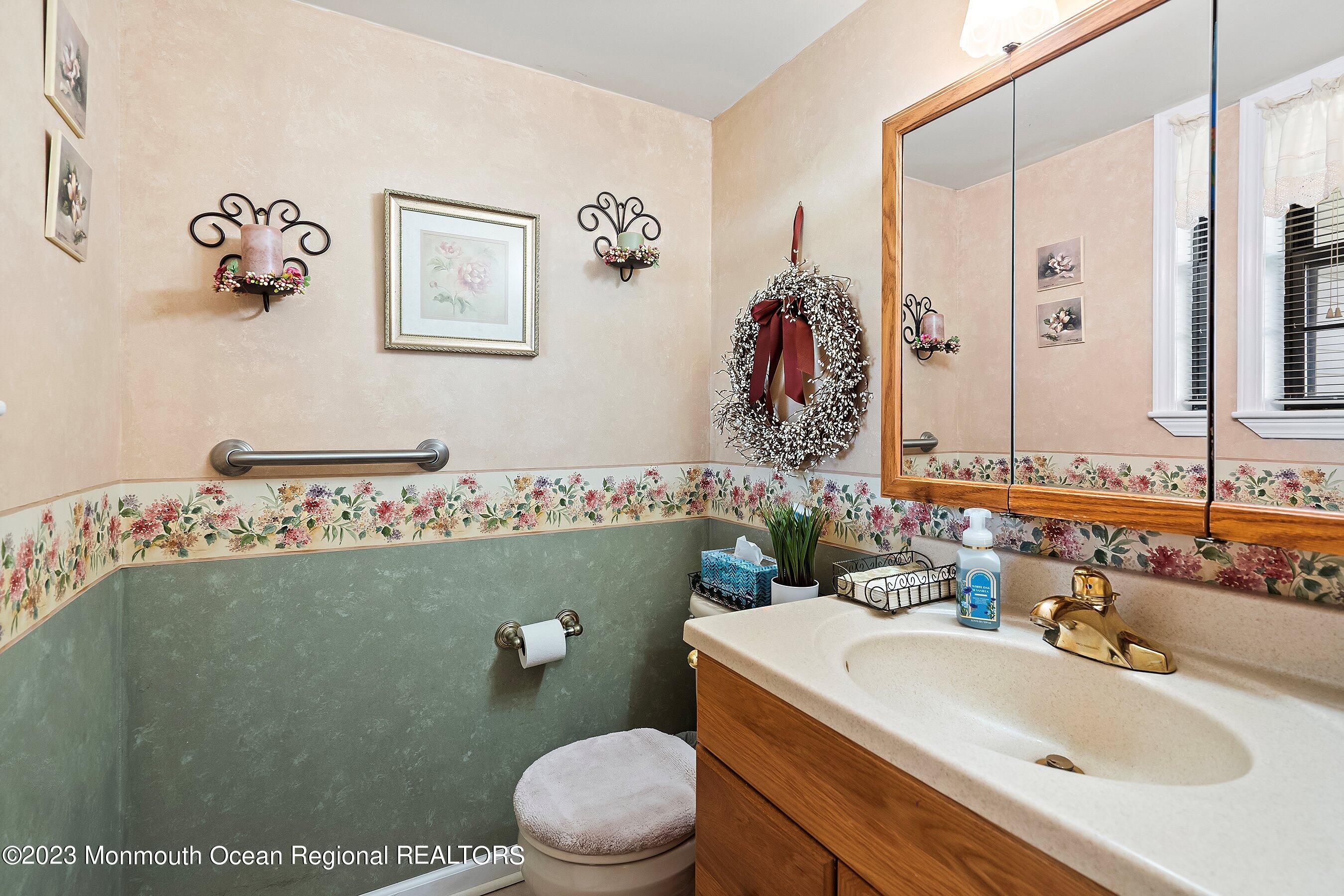 7 Petal Patch Trail Howell, NJ 07731 - Photo 20 of 33 20-Powder 1