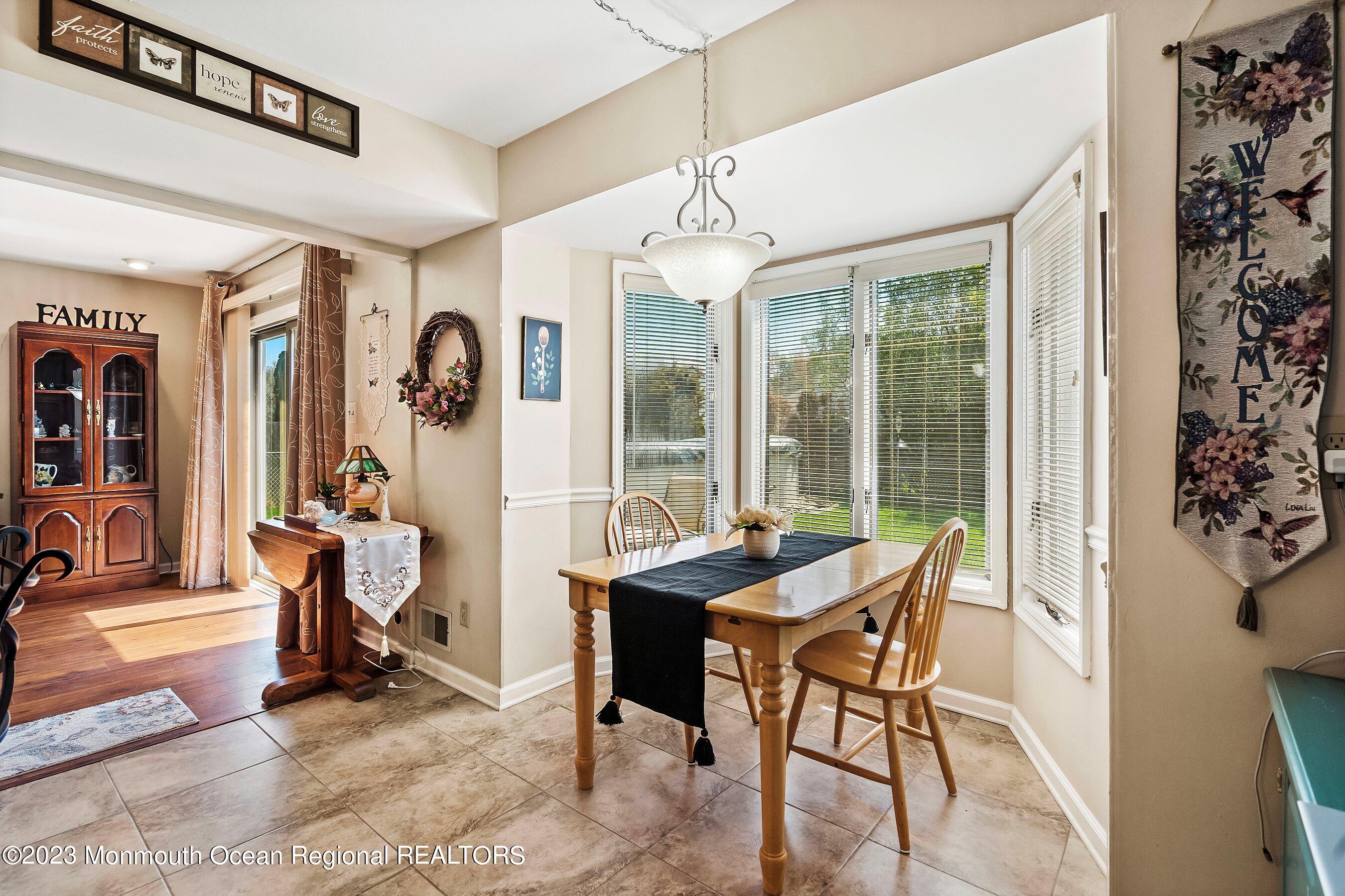 7 Petal Patch Trail Howell, NJ 07731 - Photo 8 of 33 08-Breakfast