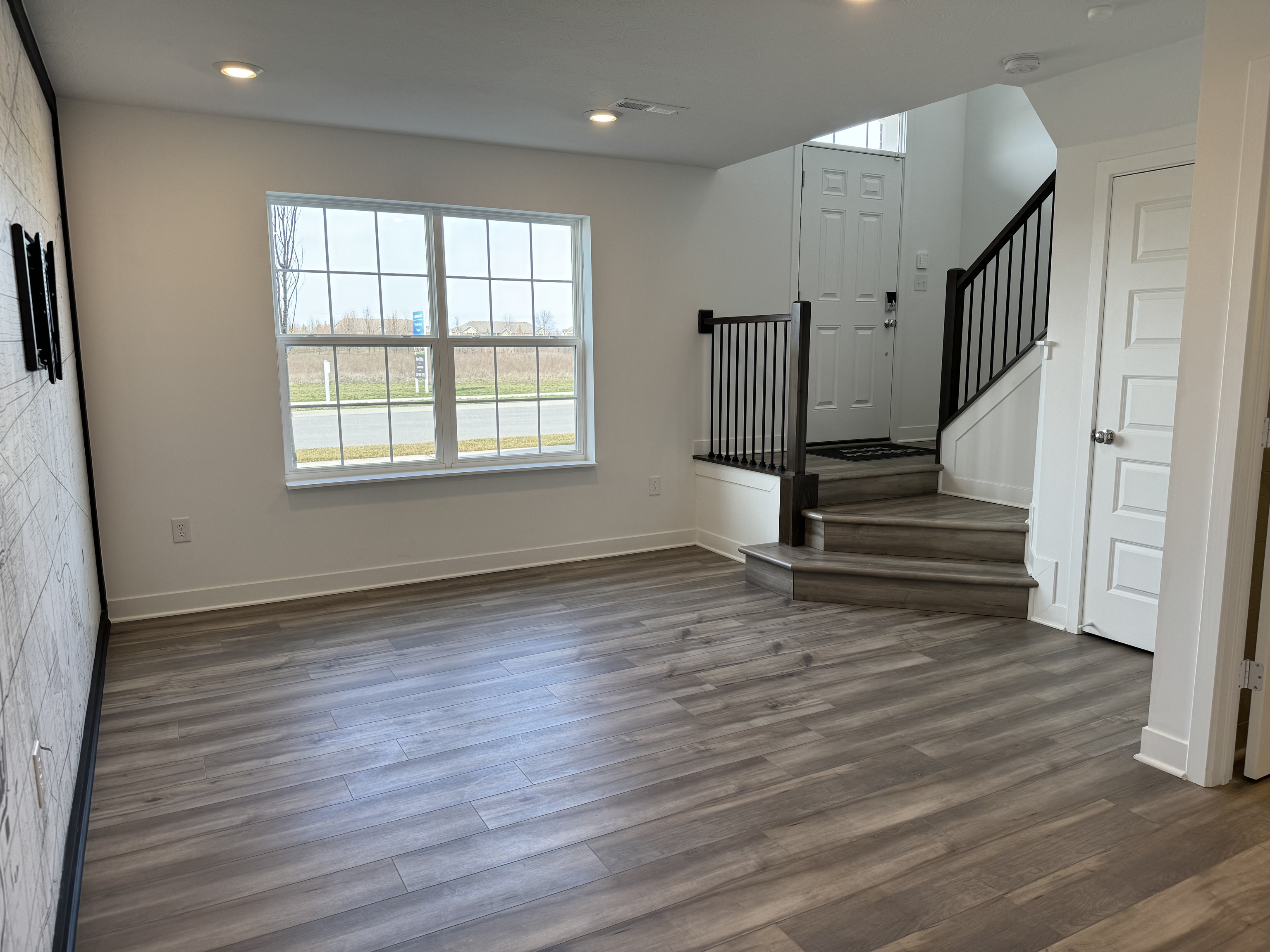 7145 Equality Boulevard Carmel, IN 46033 - Photo 4 of 31