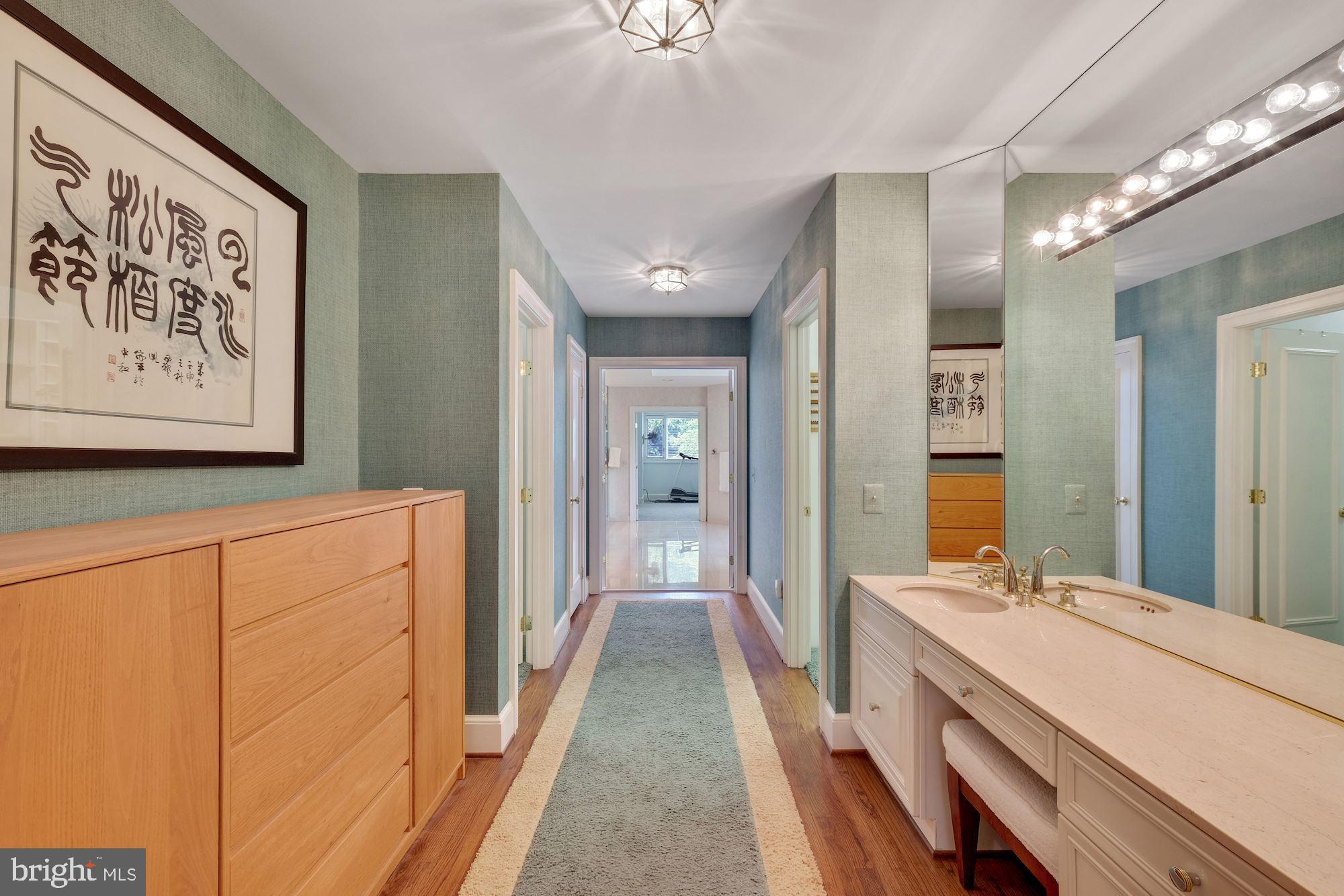 7017 Mountain Gate Drive Bethesda, MD 20817 - Photo 27 of 50 Primary Bathroom