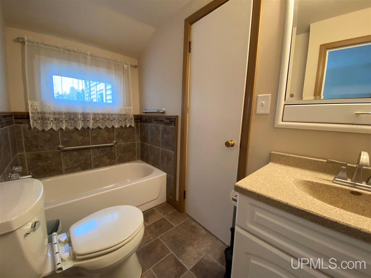 5247 F Road Bark River, MI 49807 - Photo 14 of 20