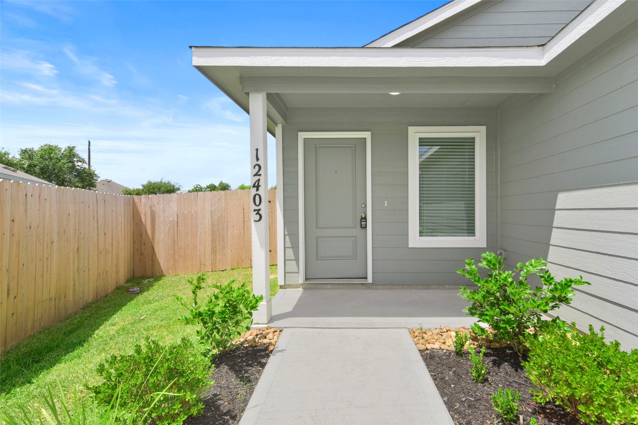 12403 Wild Strawberry Road Houston, TX 77038 - Photo 5 of 32 Gallery Image 5