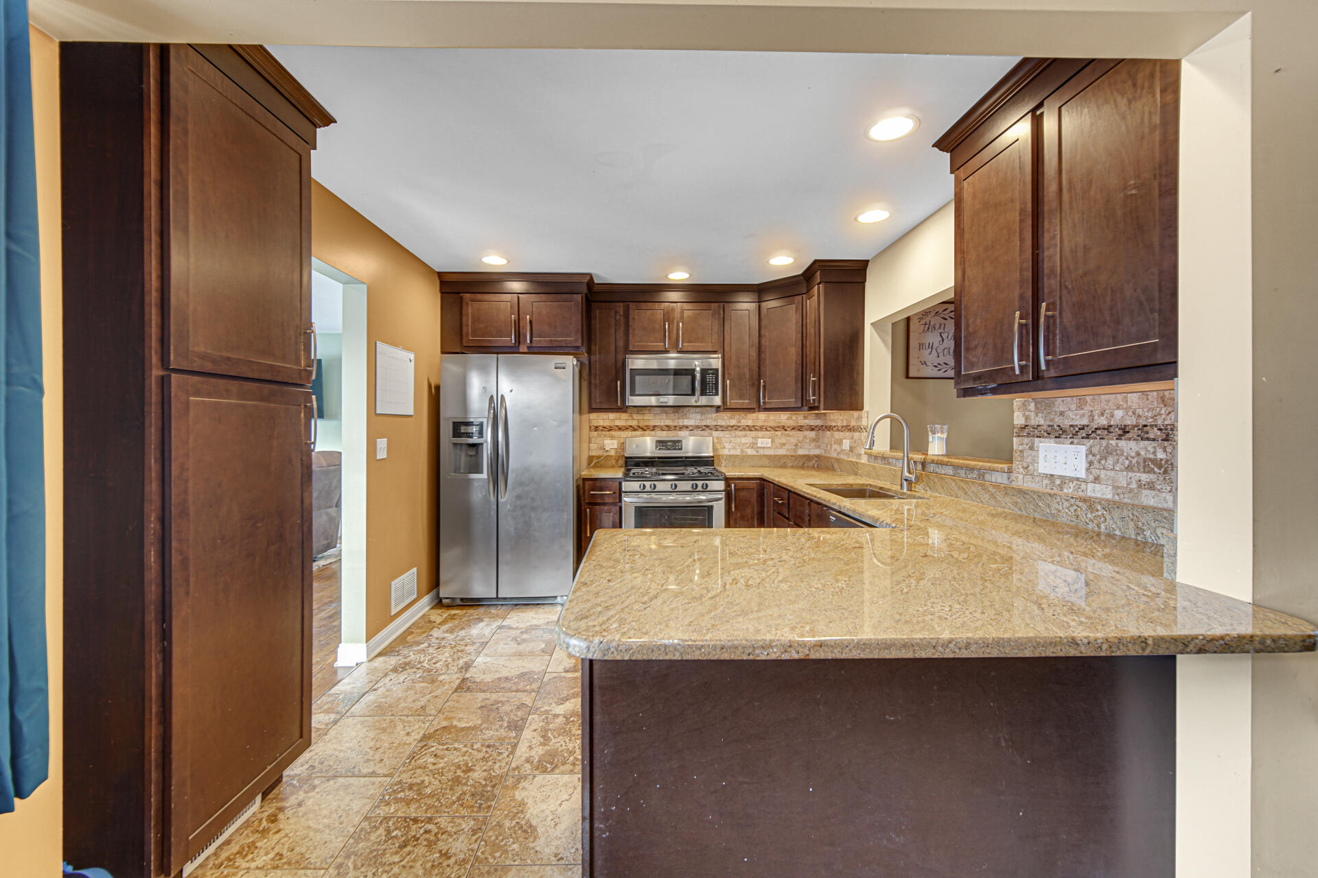 430 South East Street Crown Point, IN 46307 - Photo 3 of 24 1920x1280