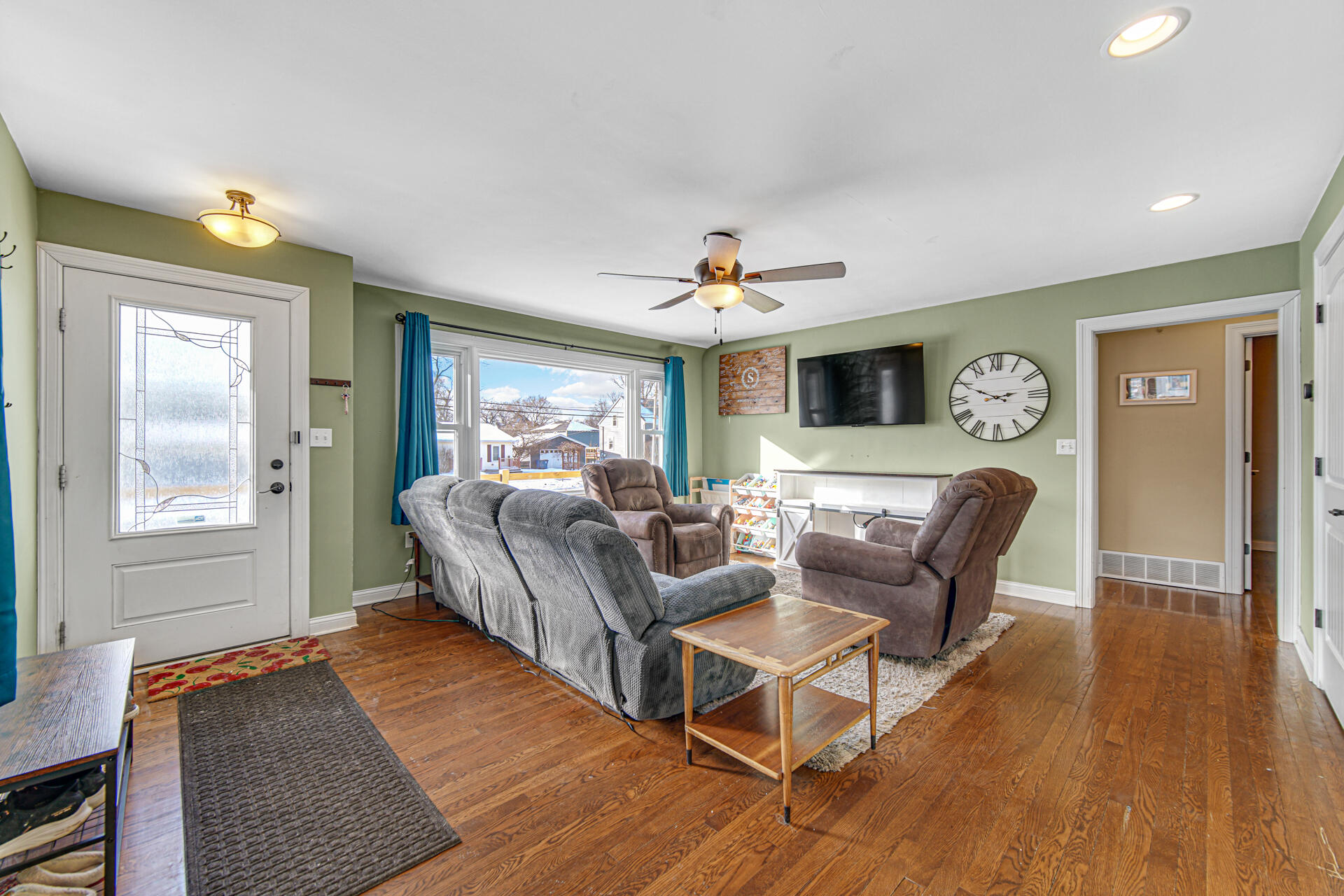 430 South East Street Crown Point, IN 46307 - Photo 7 of 24 1920x1280