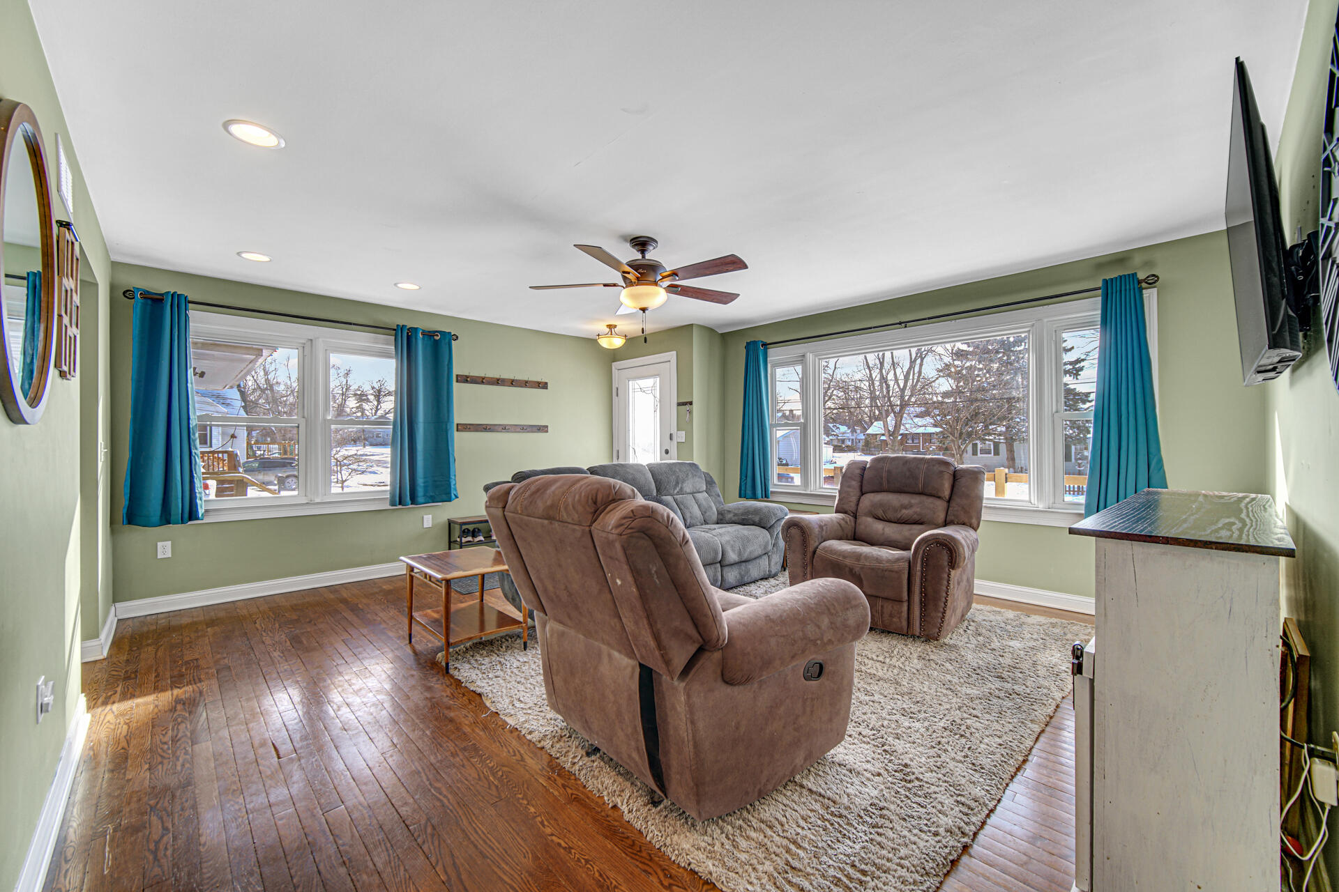 430 South East Street Crown Point, IN 46307 - Photo 8 of 24 1920x1280