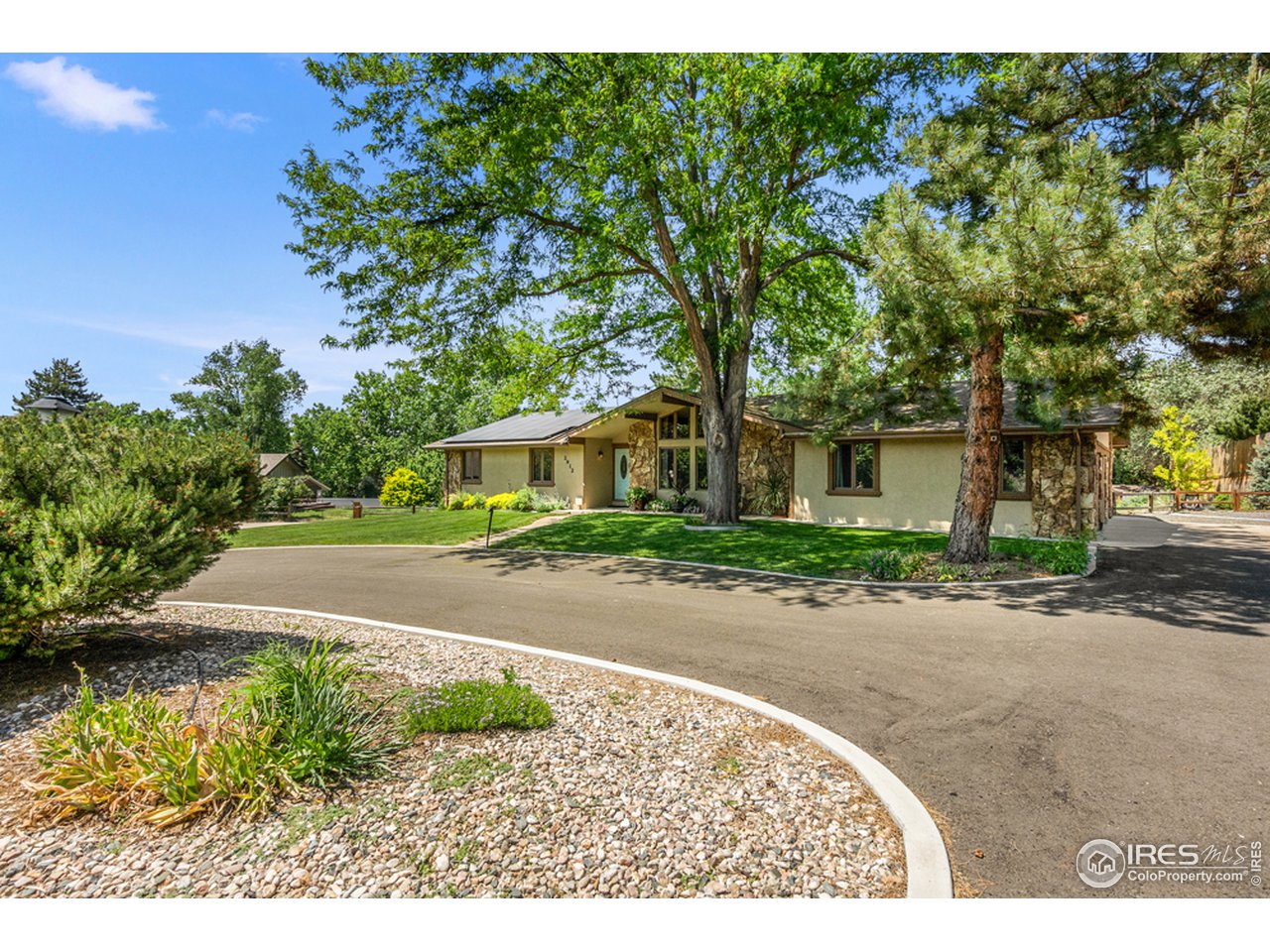 2912 Shore Road Fort Collins, CO 80524 - Photo 3 of 40 Newly paved circular driveway