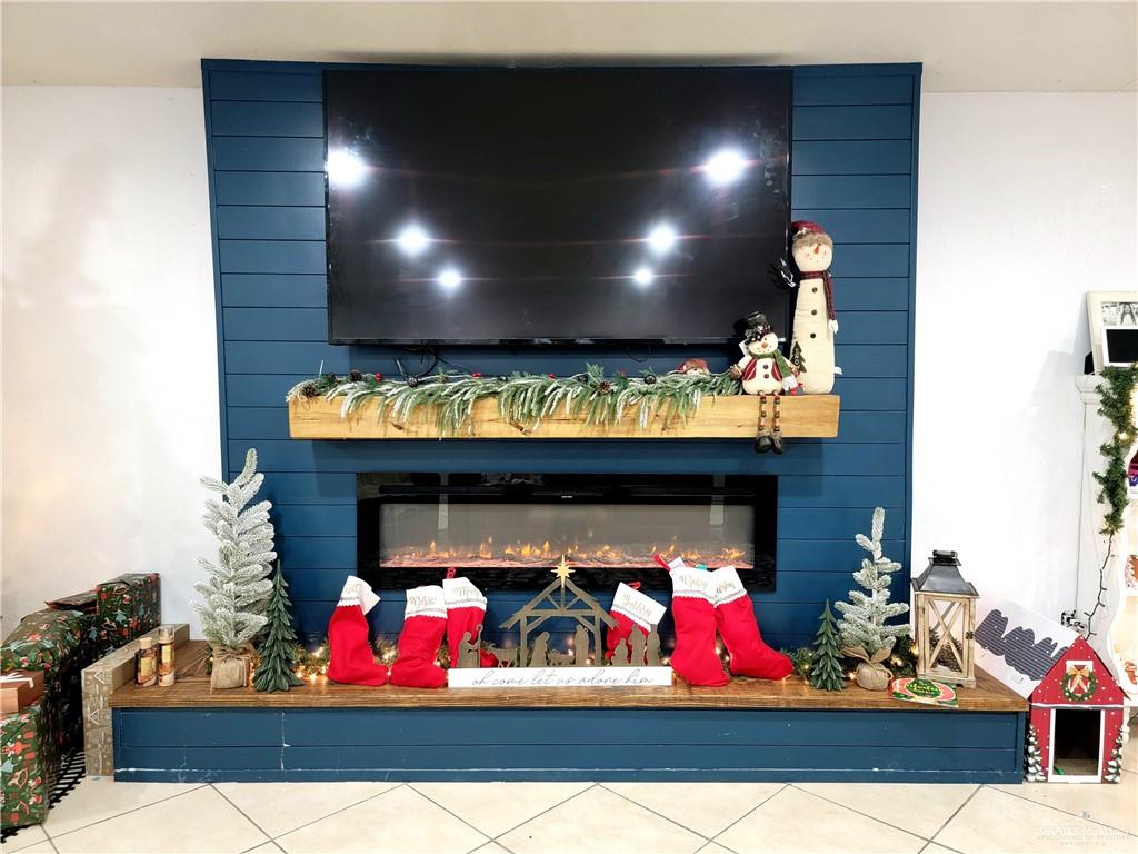 206 South Arroyo Boulevard Rio Hondo, TX 78583 - Photo 11 of 42 Detailed view of a fireplace