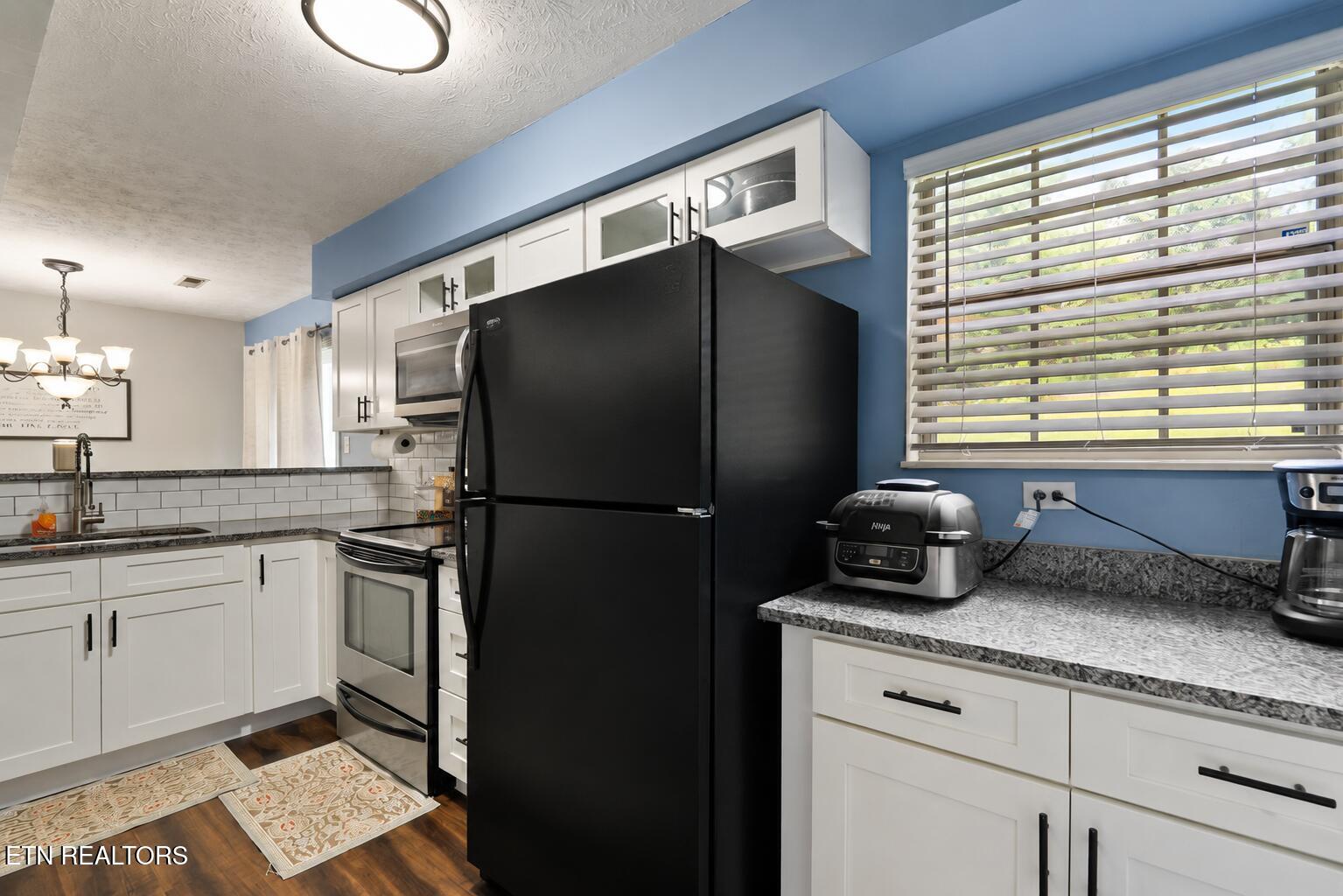 3709 Holgate Lane Powell, TN 37849 - Photo 12 of 42 52927