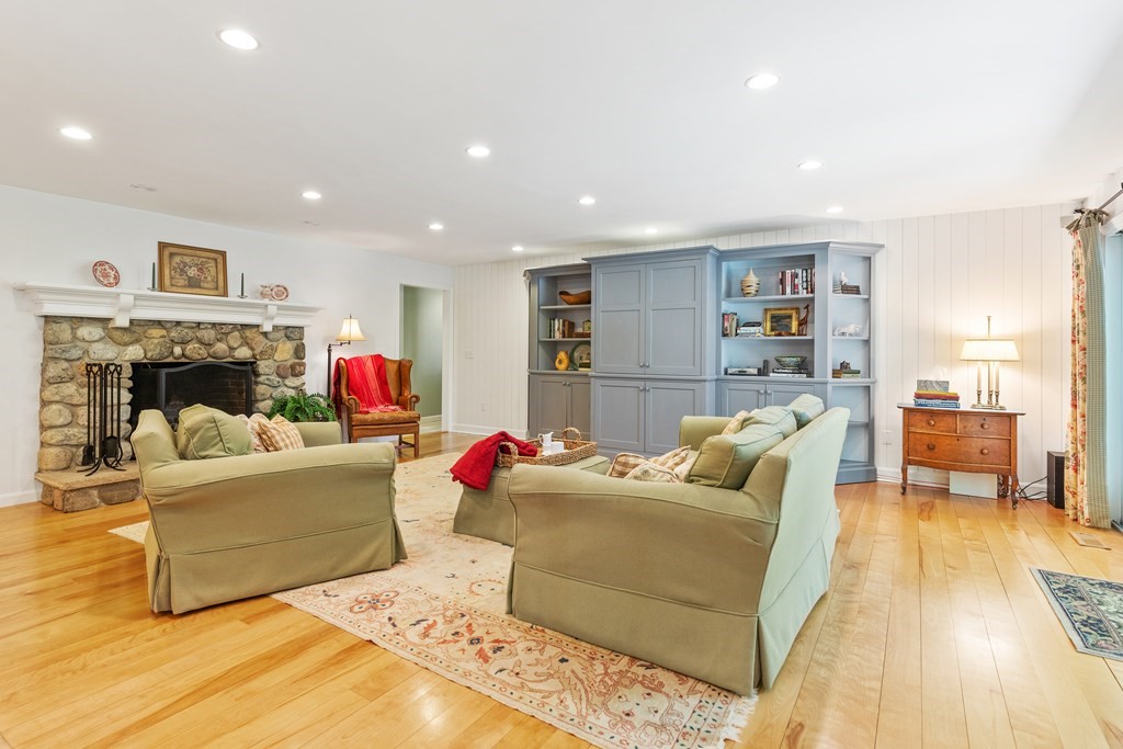 18 Pearl Road Boxford, MA 01921 - Photo 10 of 41